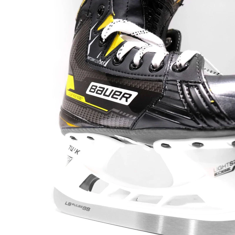 Bauer Supreme Matrix Junior Hockey Skates (2022) - Source Exclusive 2 Bauer Supreme Matrix Junior Hockey Skates (2022) - Source Exclusive - Image 2